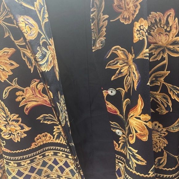 Floral Patterned Jacket - Picture 3 of 3